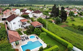 Sunny Apartment with swimming pool Stolac